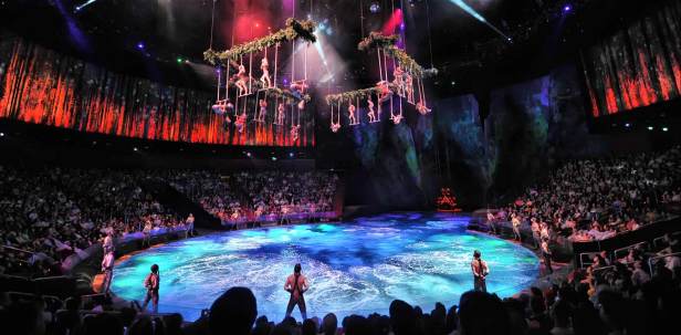 city-of-dreams-the-house-of-dancing-water-theater-01