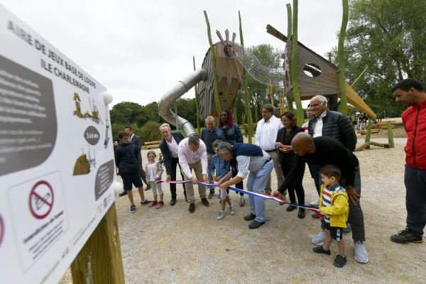ile-charlemagne-nouvelle-aire-de-jeux_4431879
